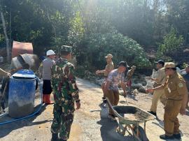 KEGIATAN GOTONG ROYONG PEMBANGUNAN TALUD DI KALURAHAN PENGKOK